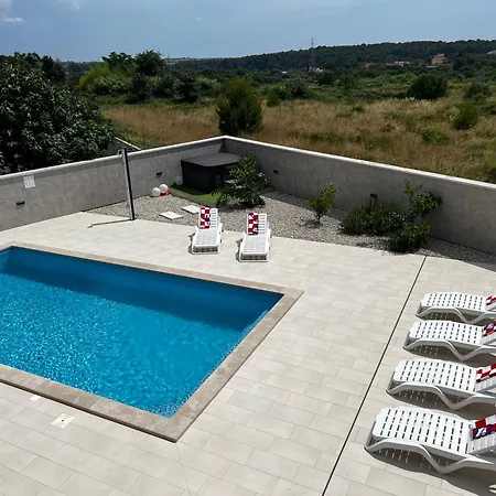 Mare - Modern With Swimming Pool And Jacuzzi Вилла Пула