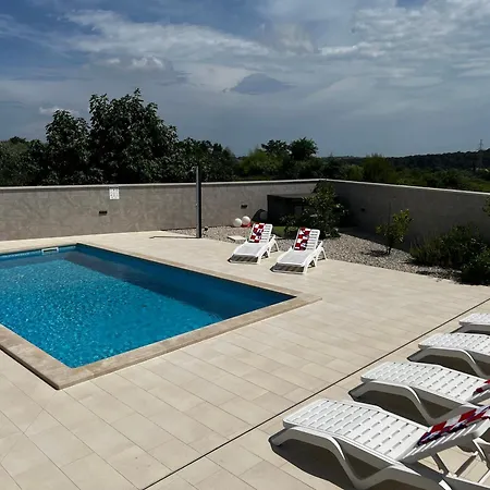 Villa Mare - Modern With Swimming Pool And Jacuzzi