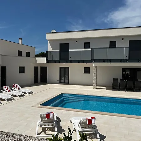 Mare - Modern With Swimming Pool And Jacuzzi Villa *