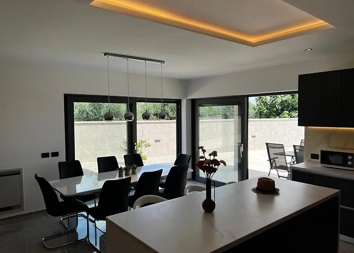 Mare - Modern With Swimming Pool And Jacuzzi