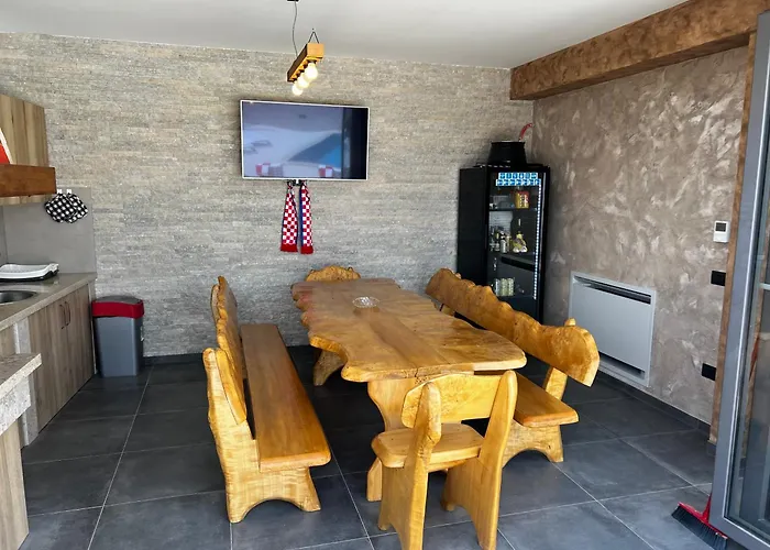 Mare - Modern With Swimming Pool And Jacuzzi Vila