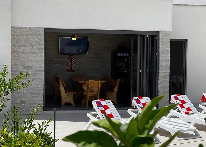 Mare - Modern With Swimming Pool And Jacuzzi 普拉